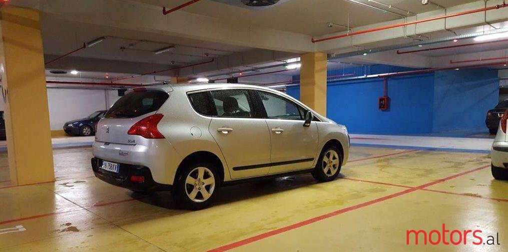 2012' Peugeot 3008 photo #2