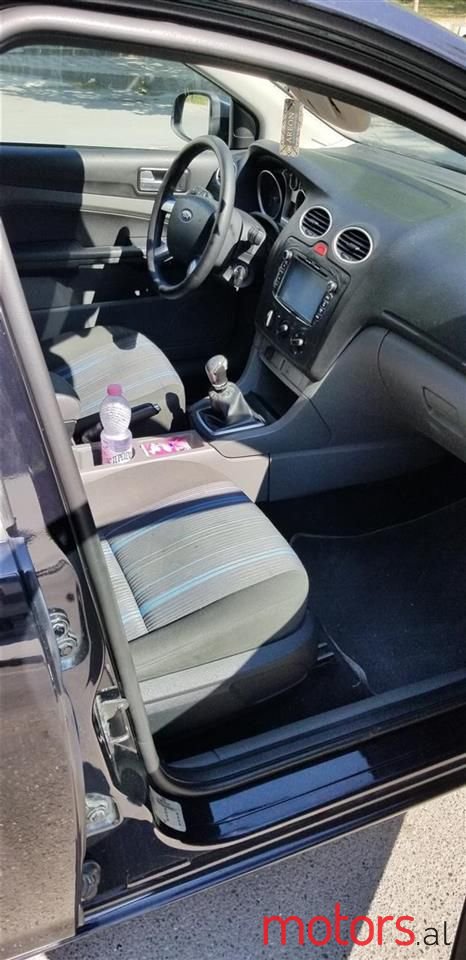 2009' Ford Focus photo #4