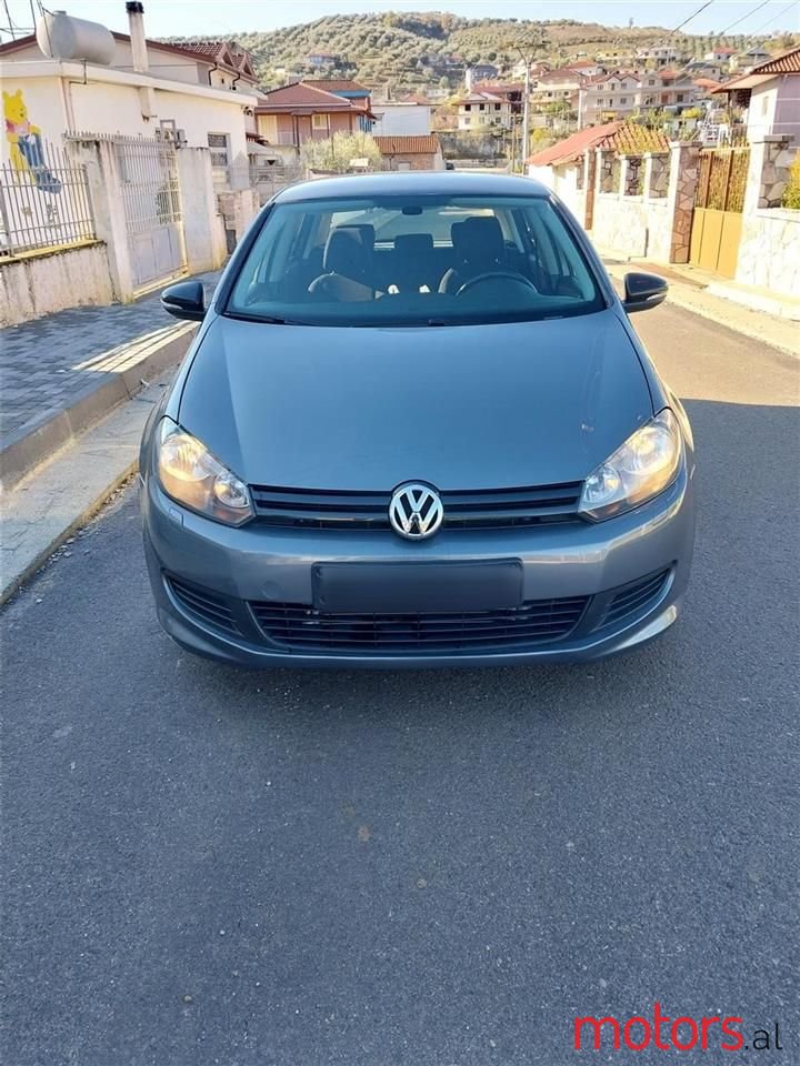 2011' Volkswagen Golf photo #1