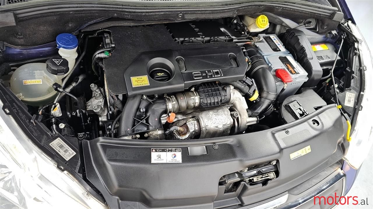 2013' Peugeot 208 photo #2