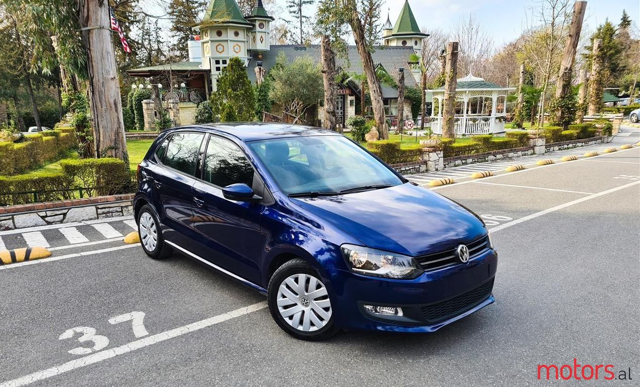 2011' Volkswagen Polo photo #1