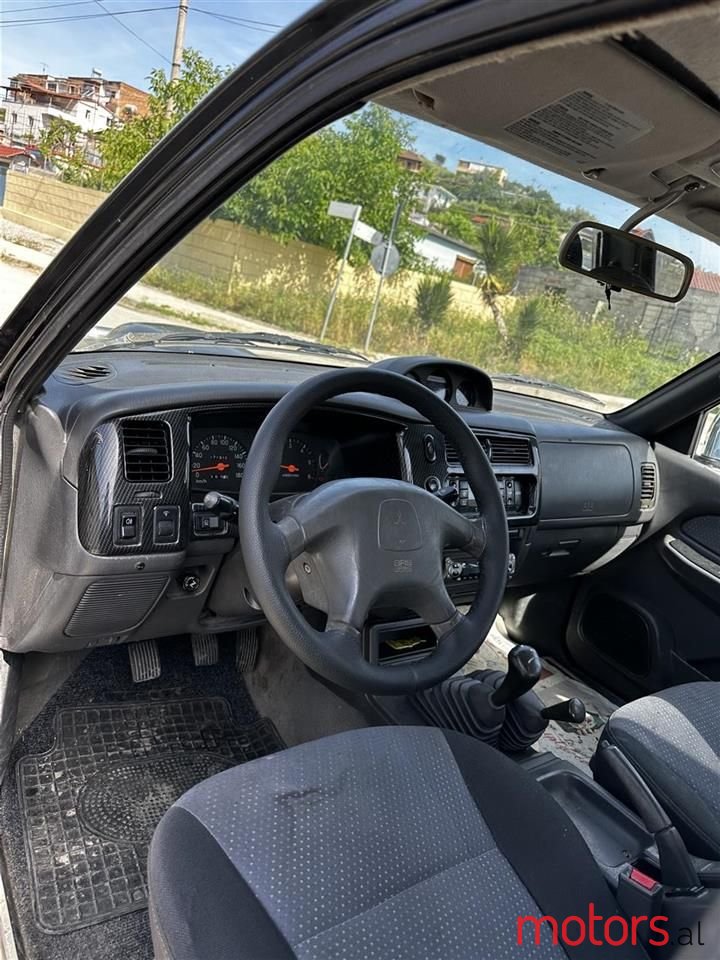 2002' Mitsubishi L200 photo #5
