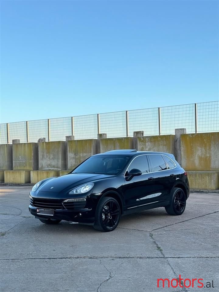 2011' Porsche Cayenne photo #1