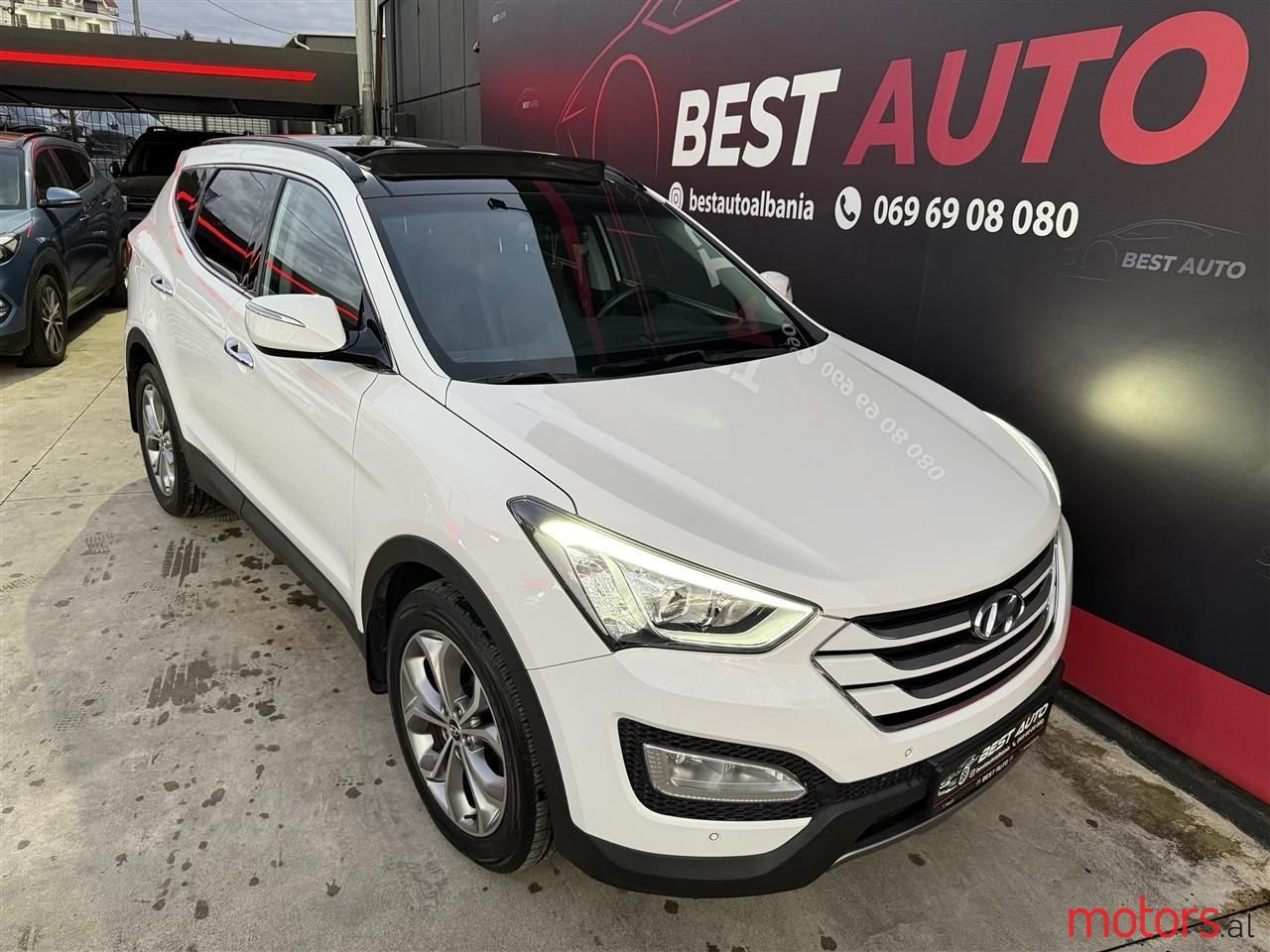 2013' Hyundai Santa Fe photo #4