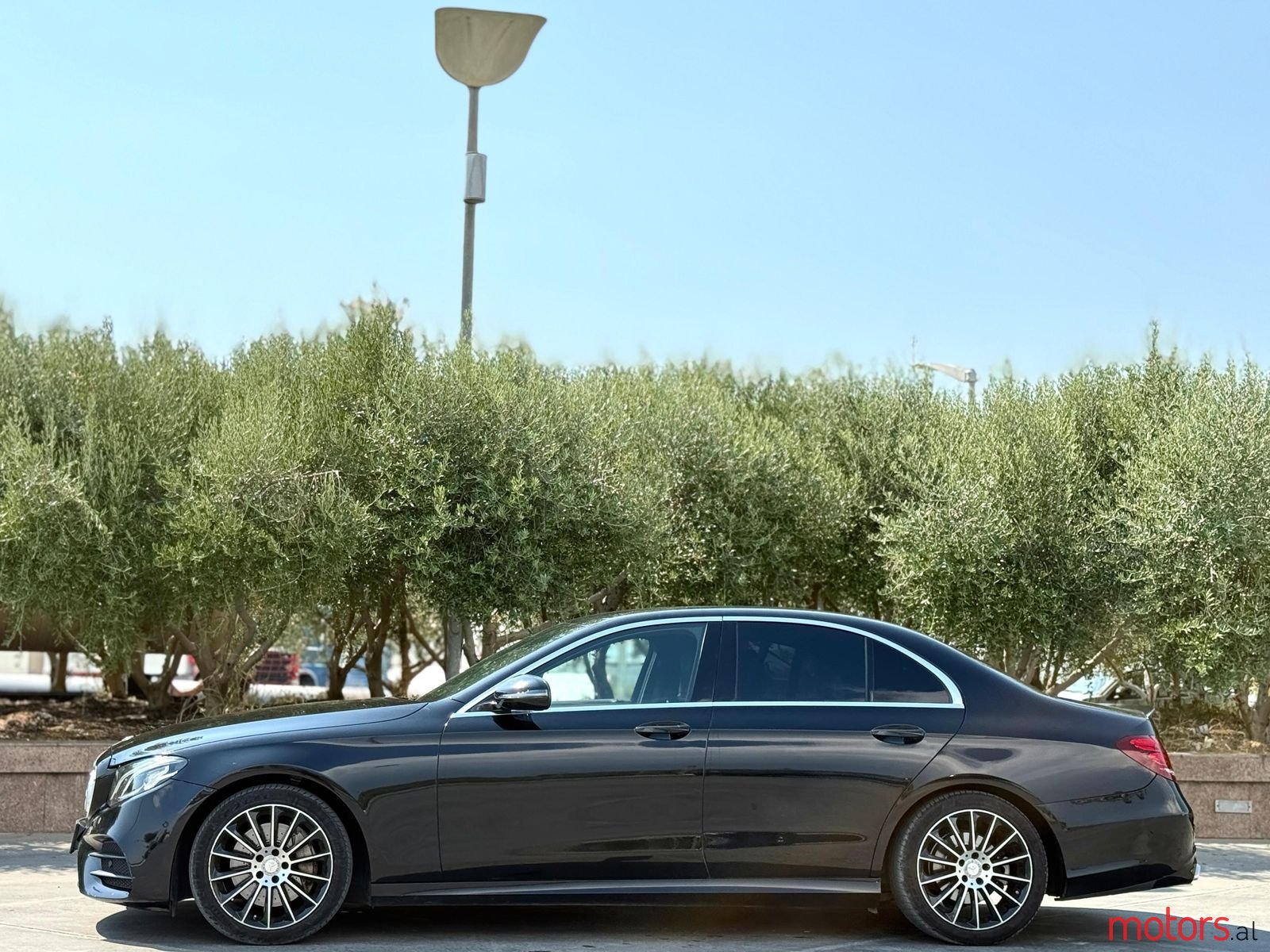 2017' Mercedes-Benz E 220 photo #5