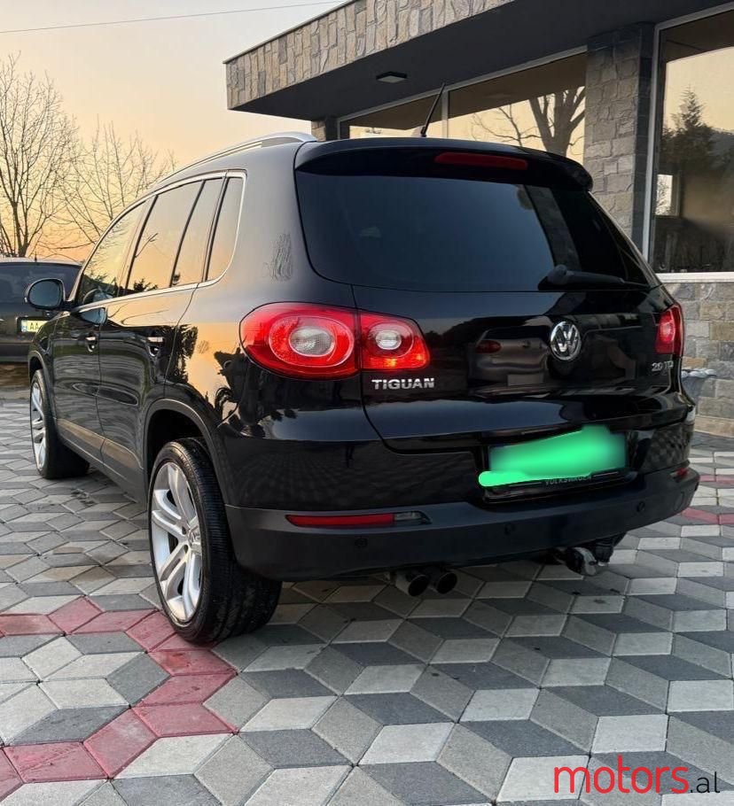 2008' Volkswagen Tiguan photo #5