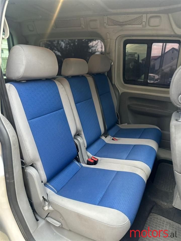 2009' Volkswagen Caddy photo #6