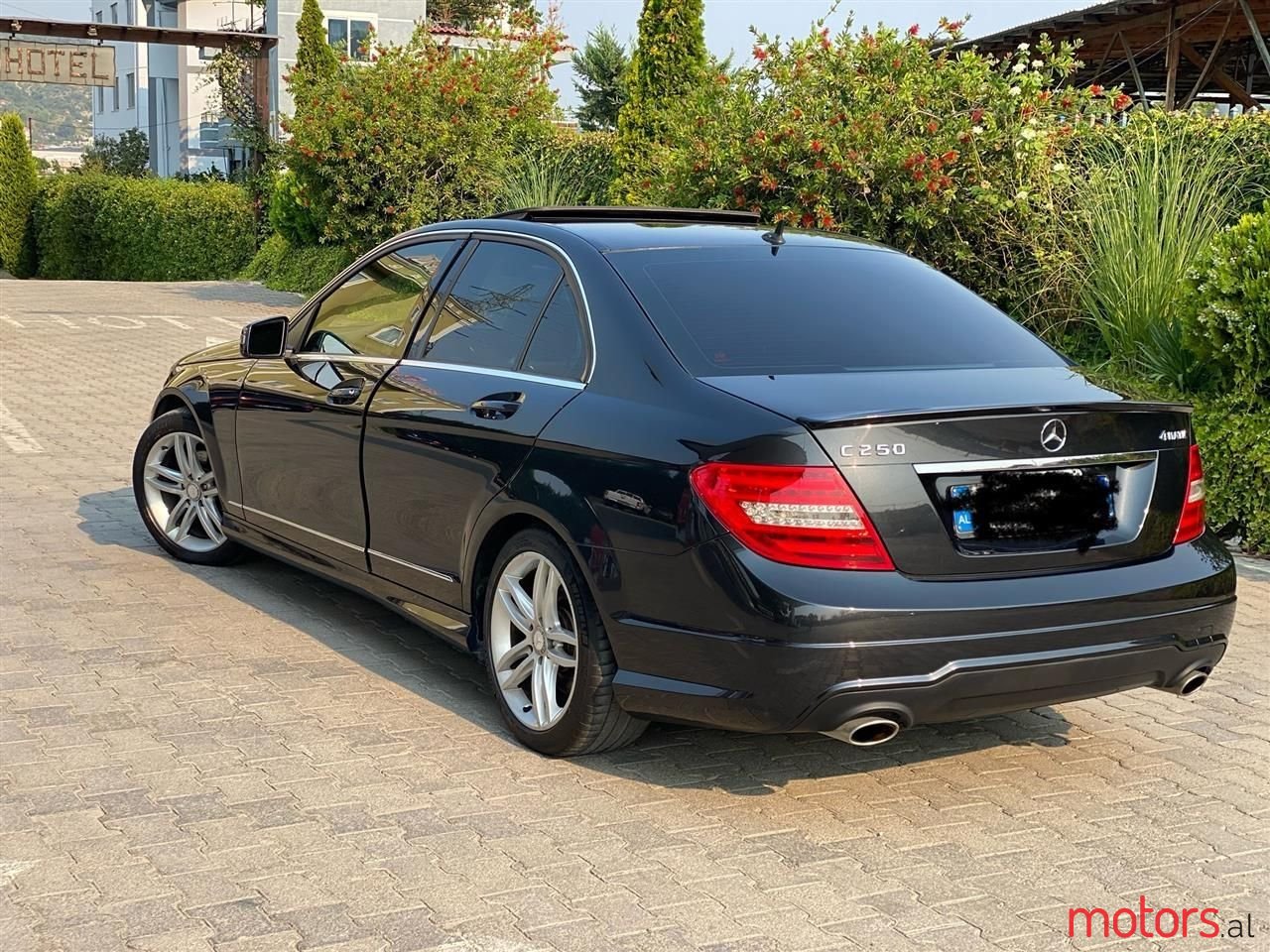 2012' Mercedes-Benz C 250 photo #5