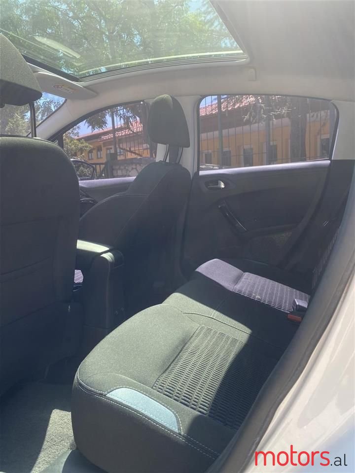 2014' Peugeot 208 photo #2