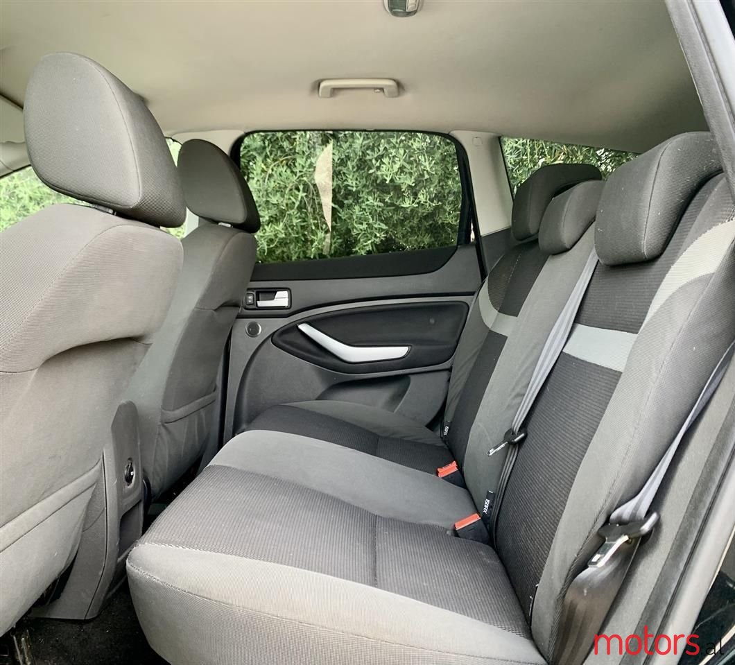 2010' Ford Kuga photo #3