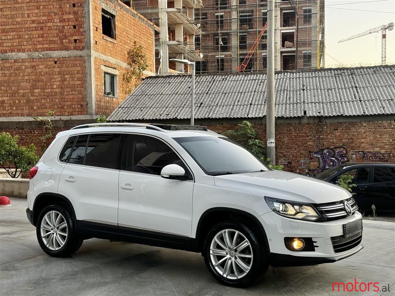 2012' Volkswagen Tiguan photo #5
