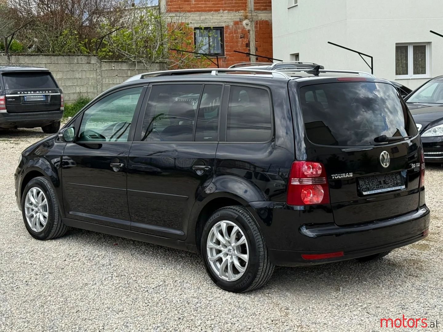 2010' Volkswagen Touran photo #4