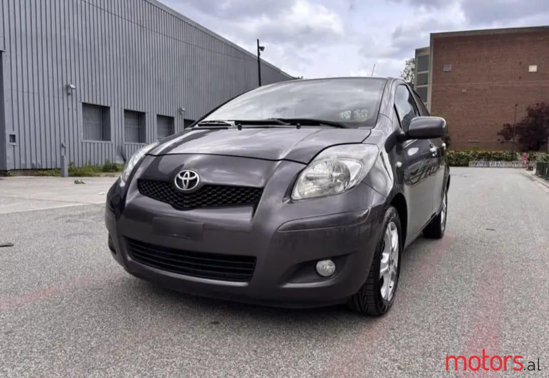 2010' Toyota Yaris photo #1