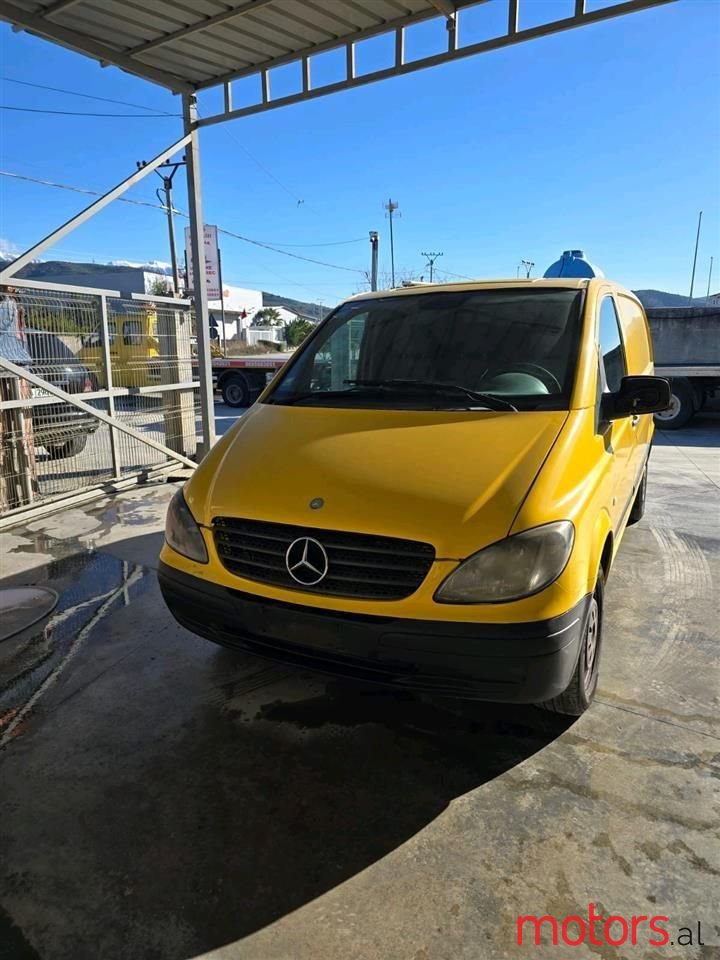 2010' Mercedes-Benz V 220 photo #2