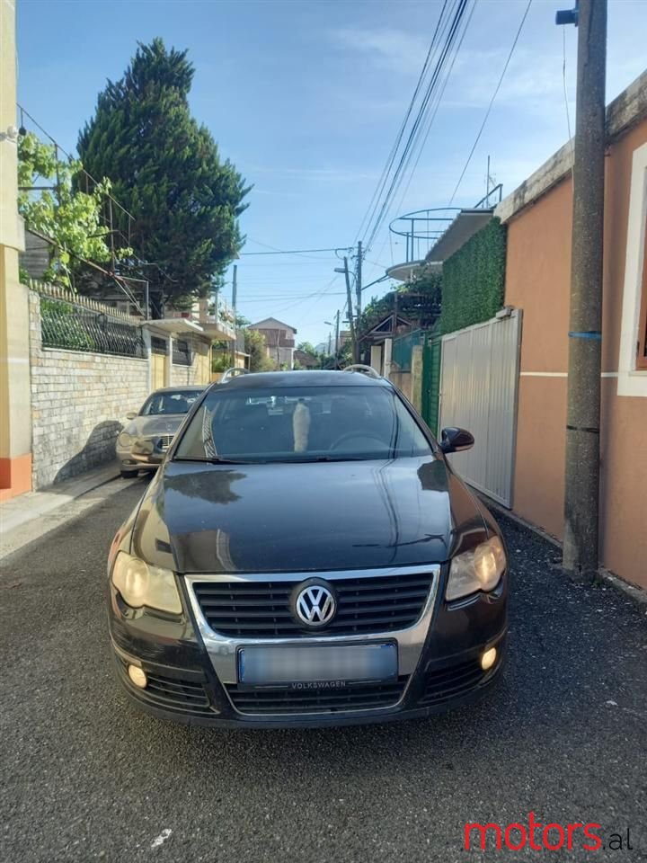 2005' Volkswagen Passat photo #1