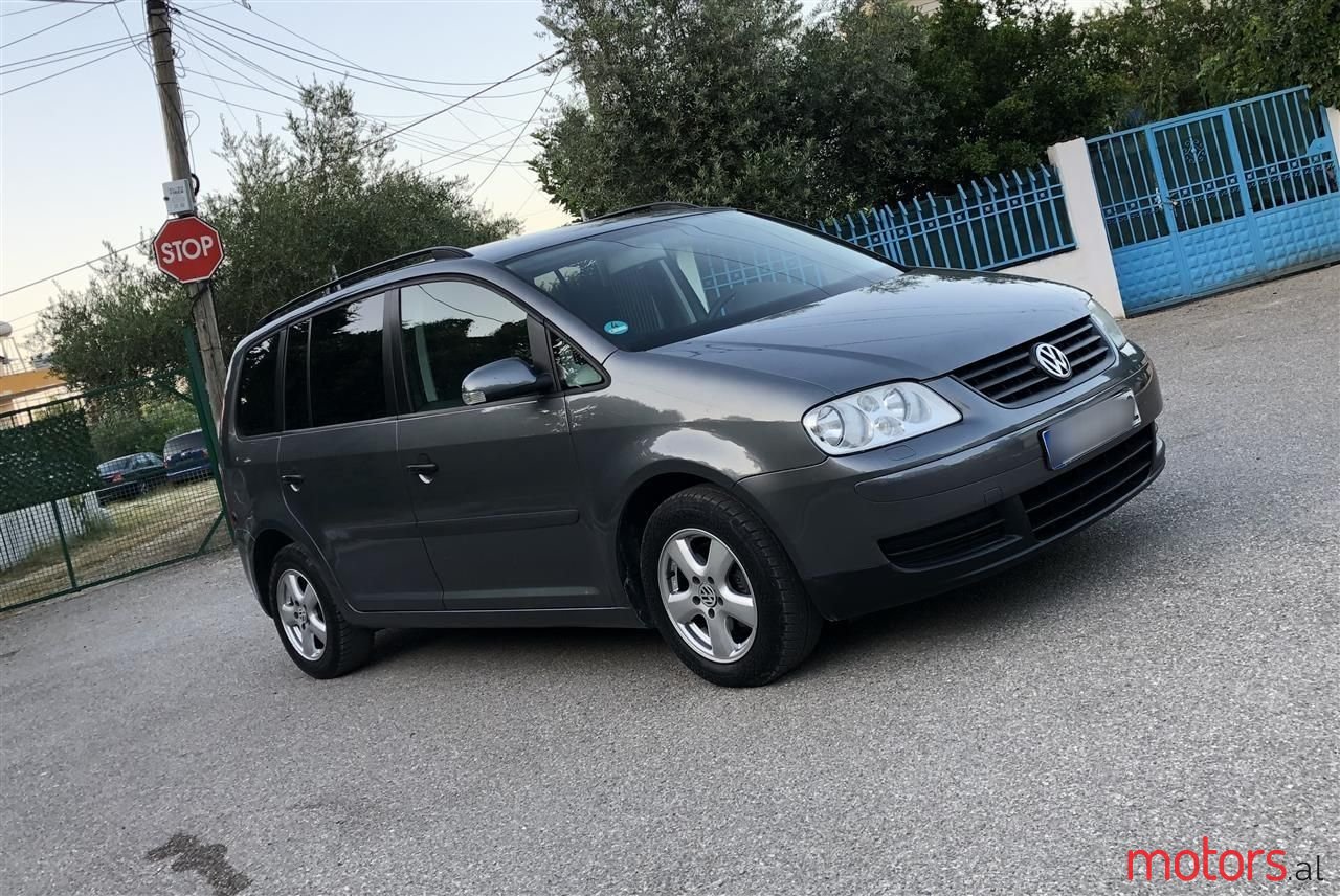 2005' Volkswagen Touran photo #1
