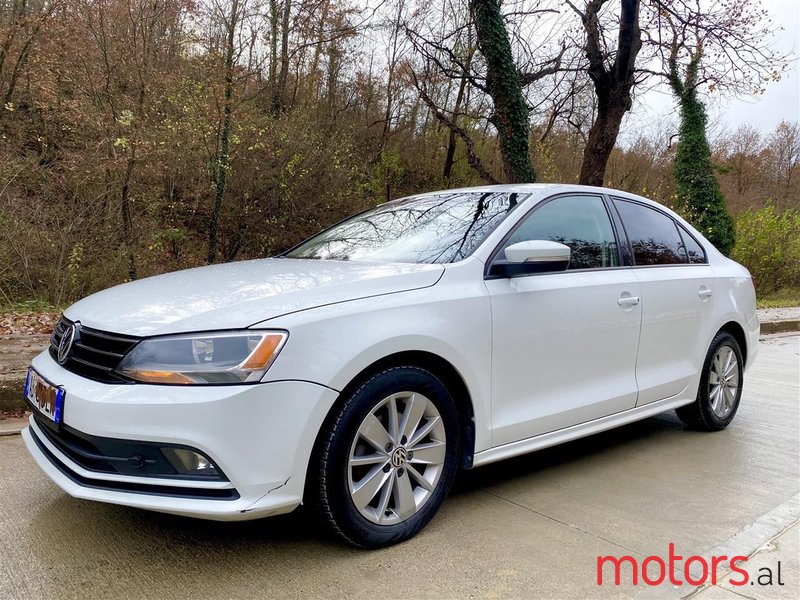 2015' Volkswagen Jetta photo #2