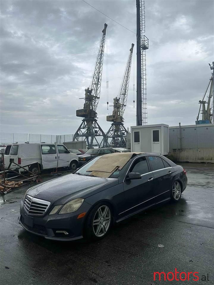 2010' Mercedes-Benz E 55 AMG photo #3