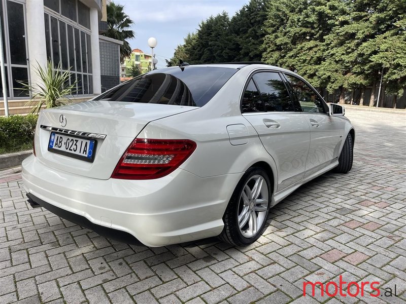 2012' Mercedes-Benz C 250 photo #5