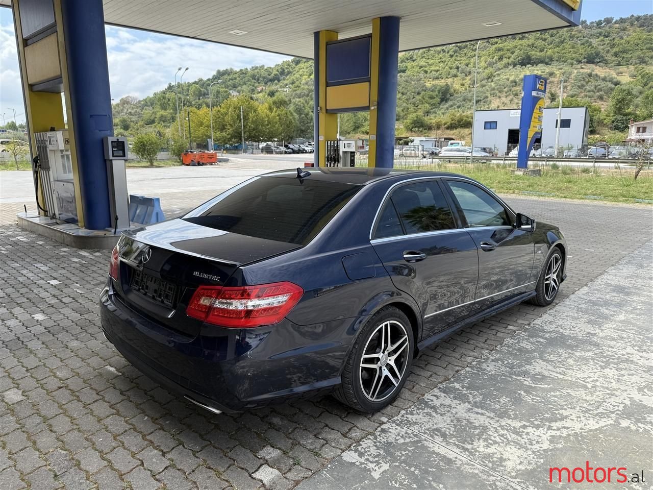 2012' Mercedes-Benz E 350 photo #2