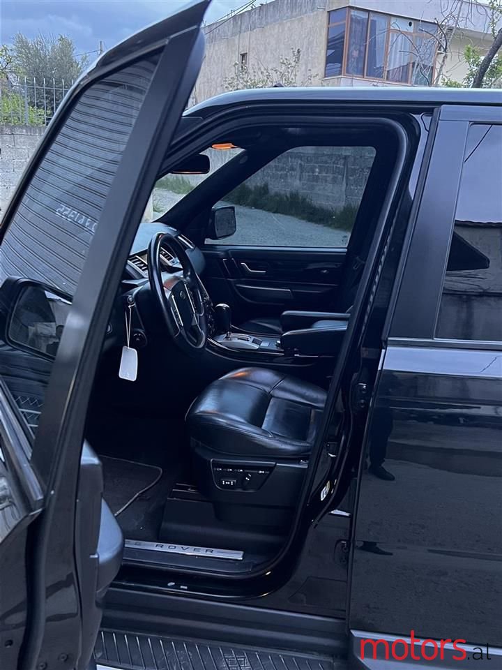 2009' Land Rover Range Rover Sport photo #2