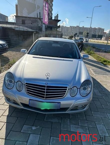 2007' Mercedes-Benz E 200 photo #1