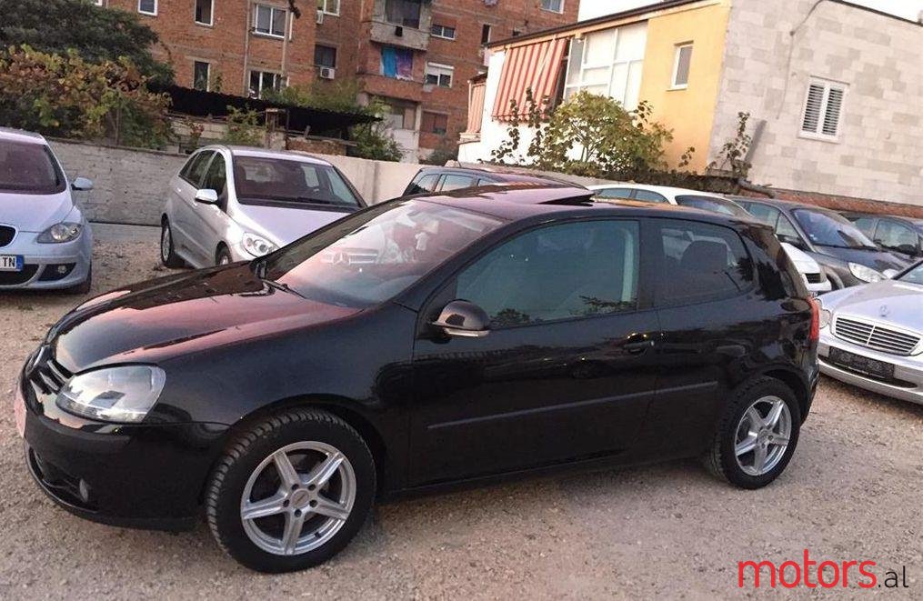 2004' Volkswagen Golf photo #1