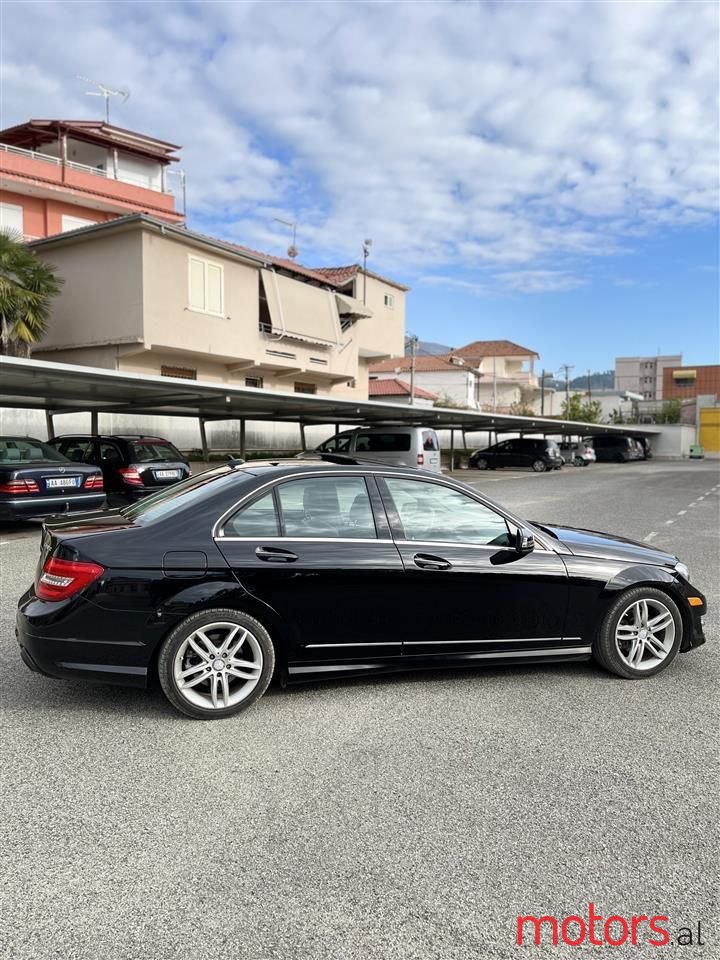 2012' Mercedes-Benz C 300 photo #3