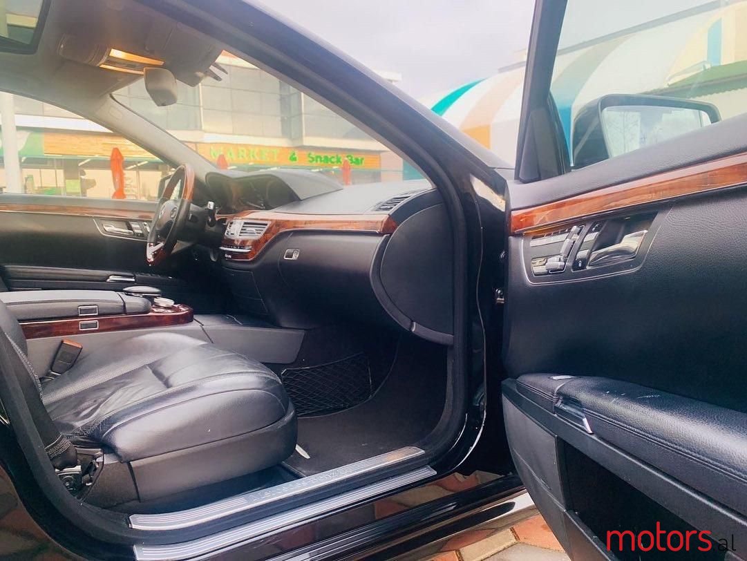 2009' Mercedes-Benz S 550 photo #2