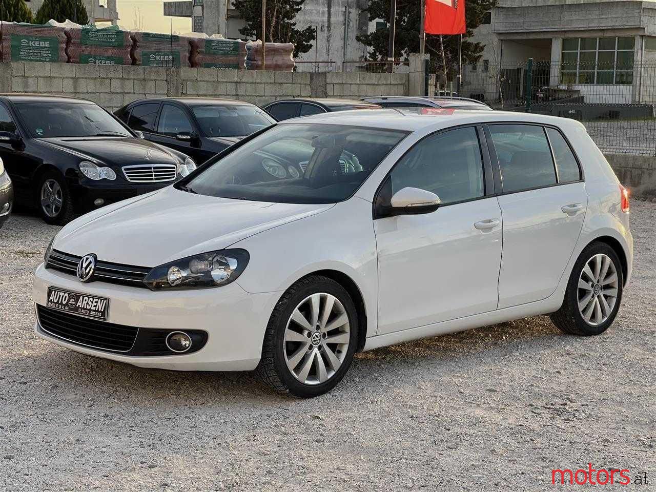 2011' Volkswagen Golf photo #1