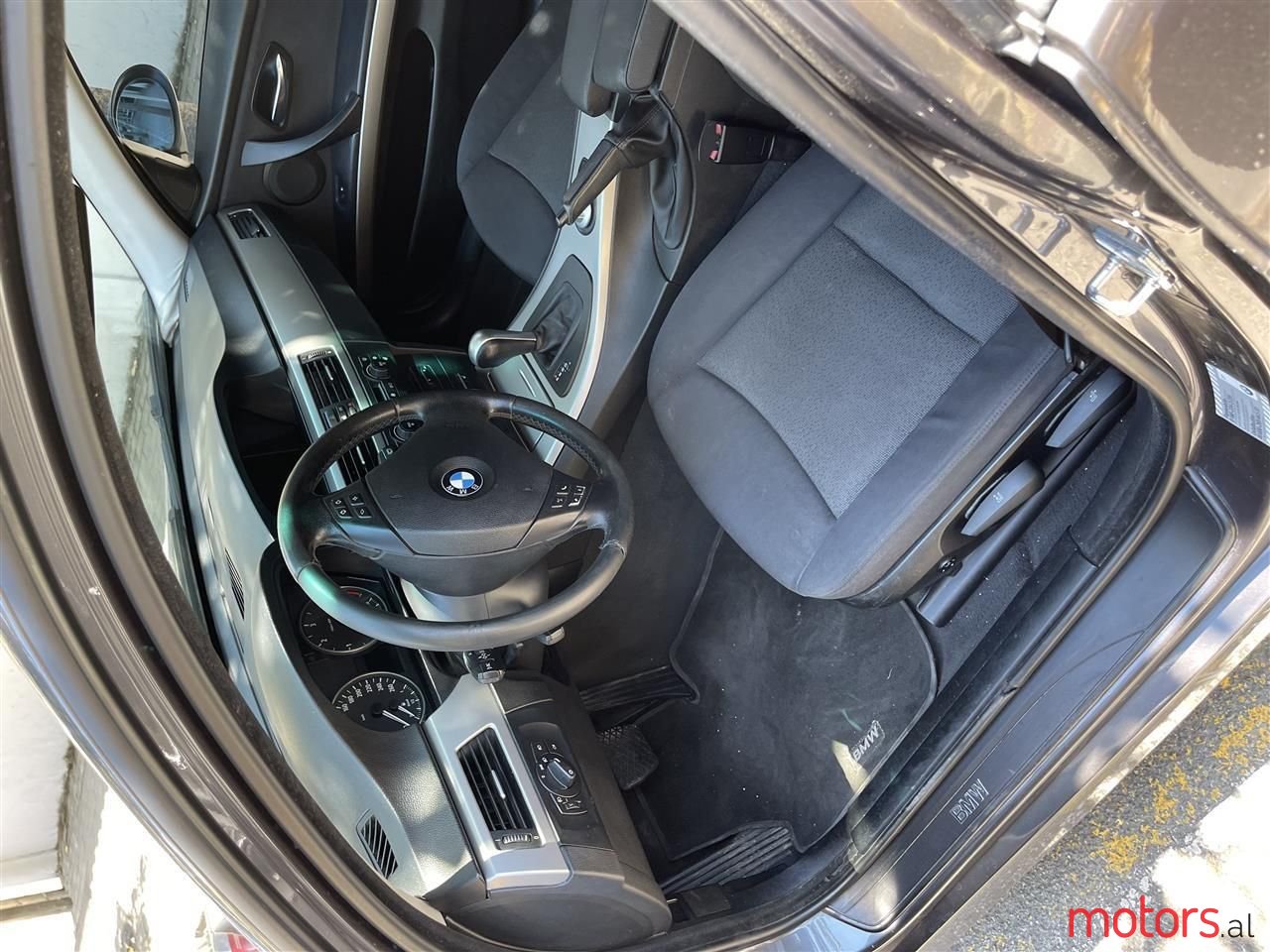 2005' BMW 320 photo #5