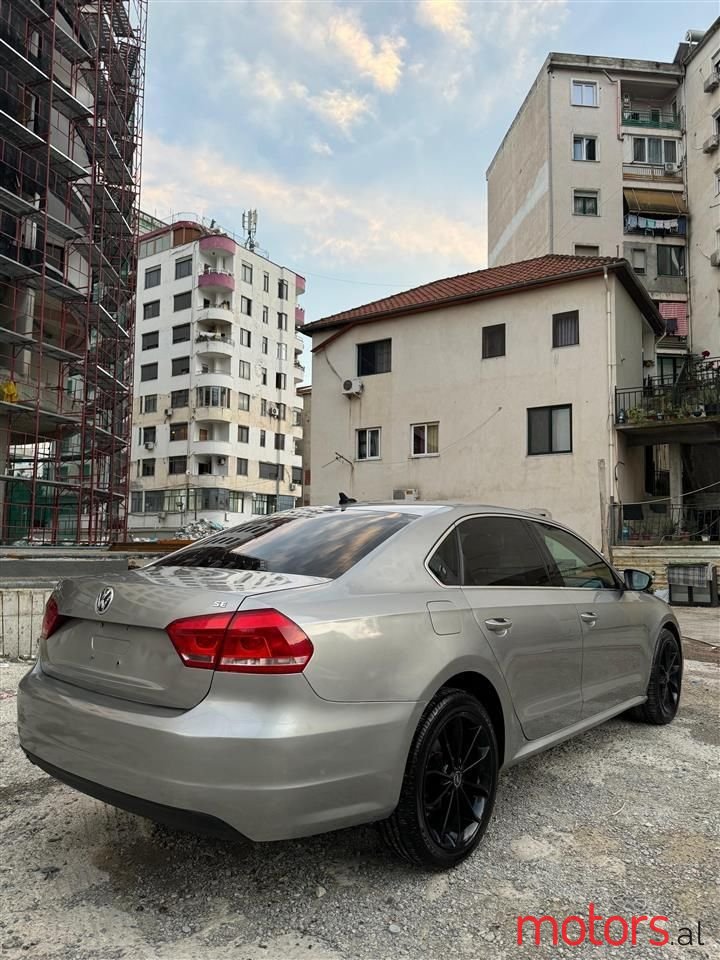 2012' Volkswagen Jetta photo #5