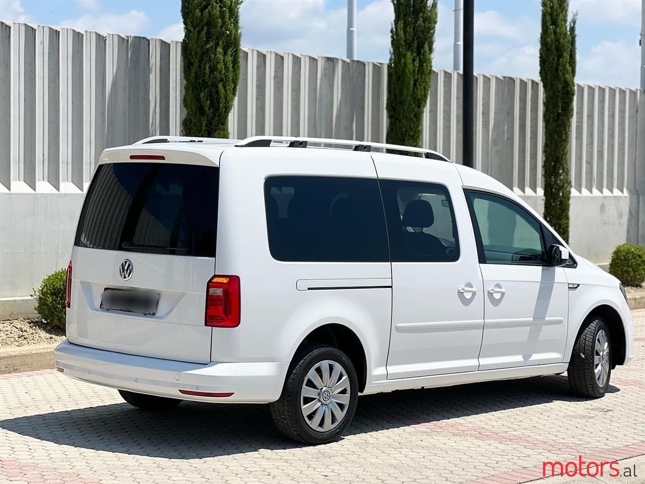 2017' Volkswagen Caddy photo #5