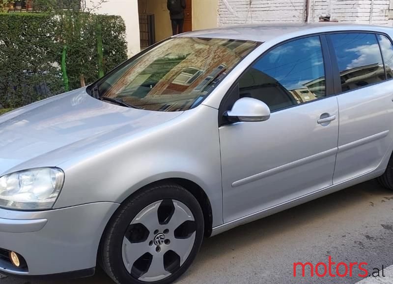 2005' Volkswagen Golf photo #2