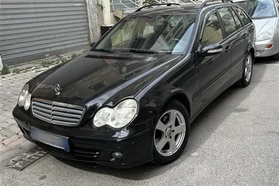 2006' Mercedes-Benz C 220