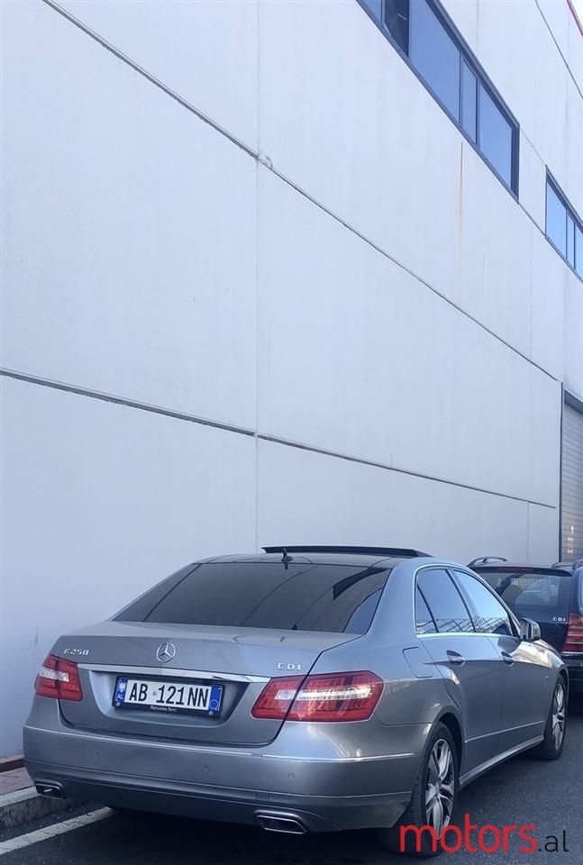 2010' Mercedes-Benz E 250 photo #2