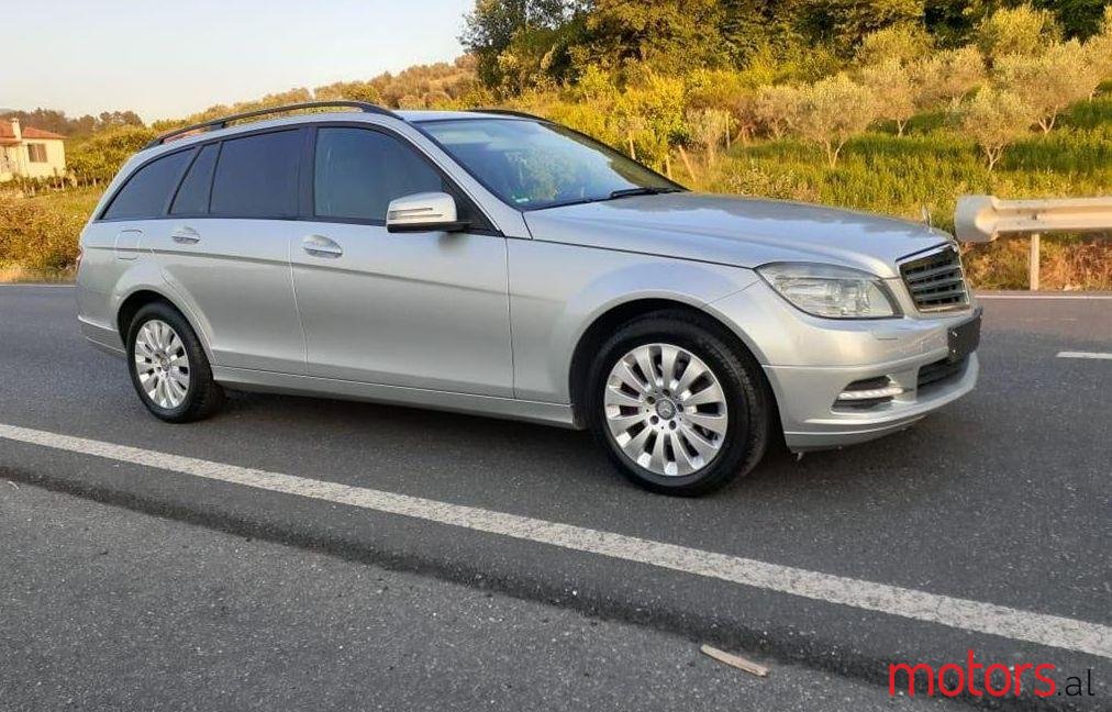 2011' Mercedes-Benz C 220 photo #1
