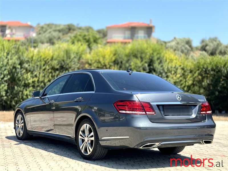 2015' Mercedes-Benz E 220 photo #1