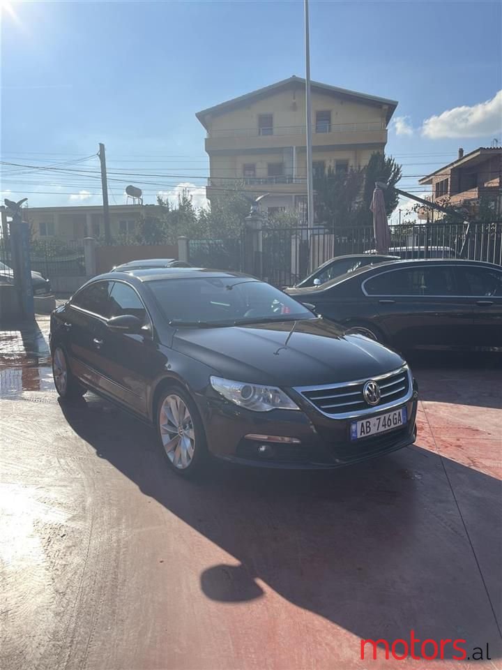 2010' Volkswagen Passat photo #5