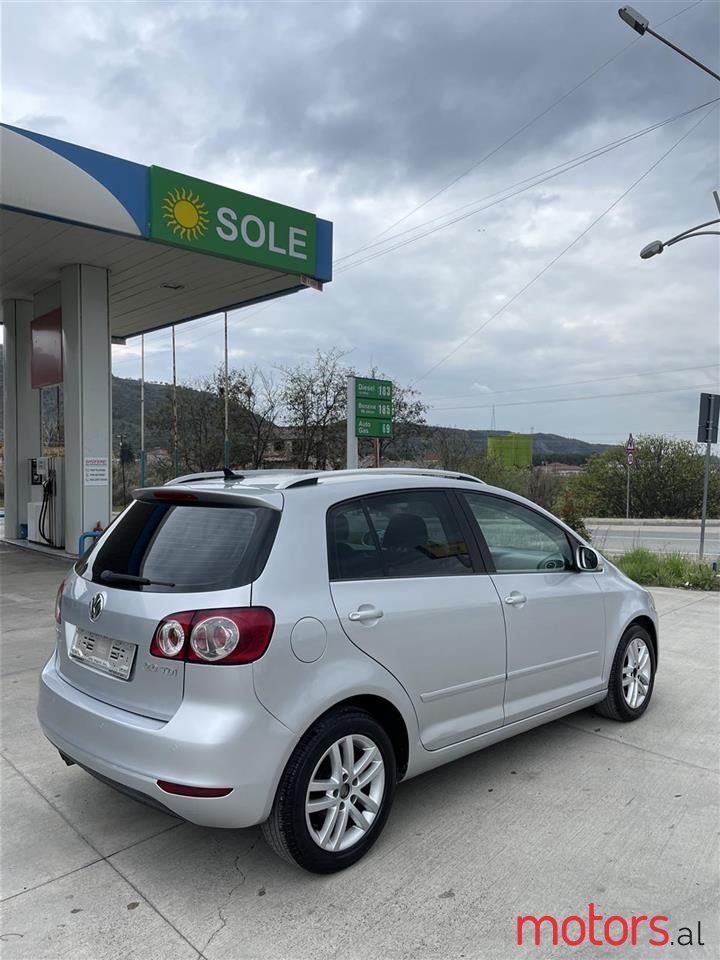 2009' Volkswagen Golf Plus photo #4