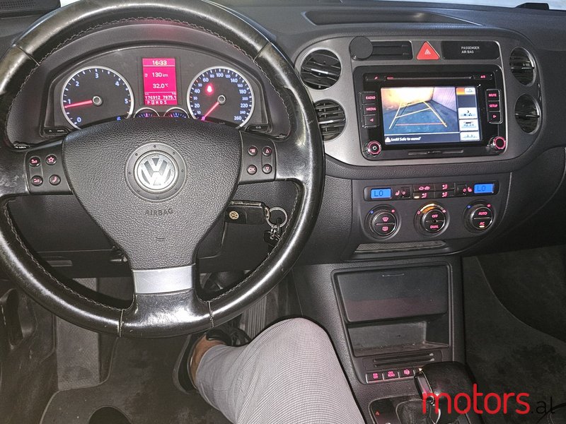 2008' Volkswagen Tiguan photo #4