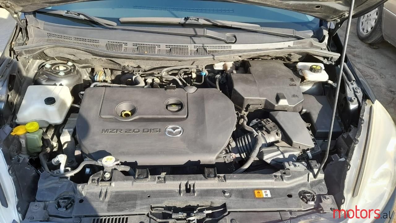 2011' Mazda 5 photo #3