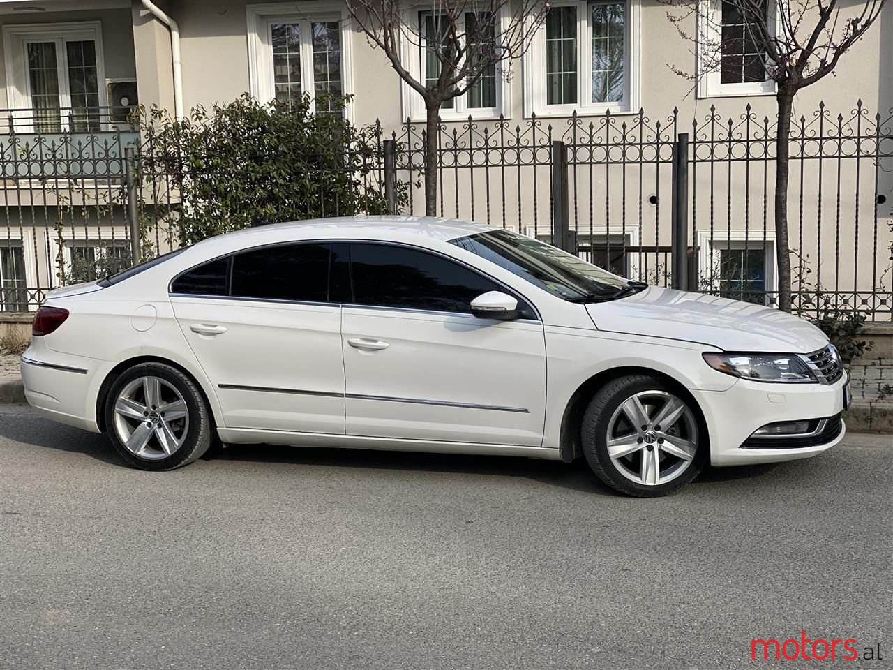 2013' Volkswagen Passat photo #3