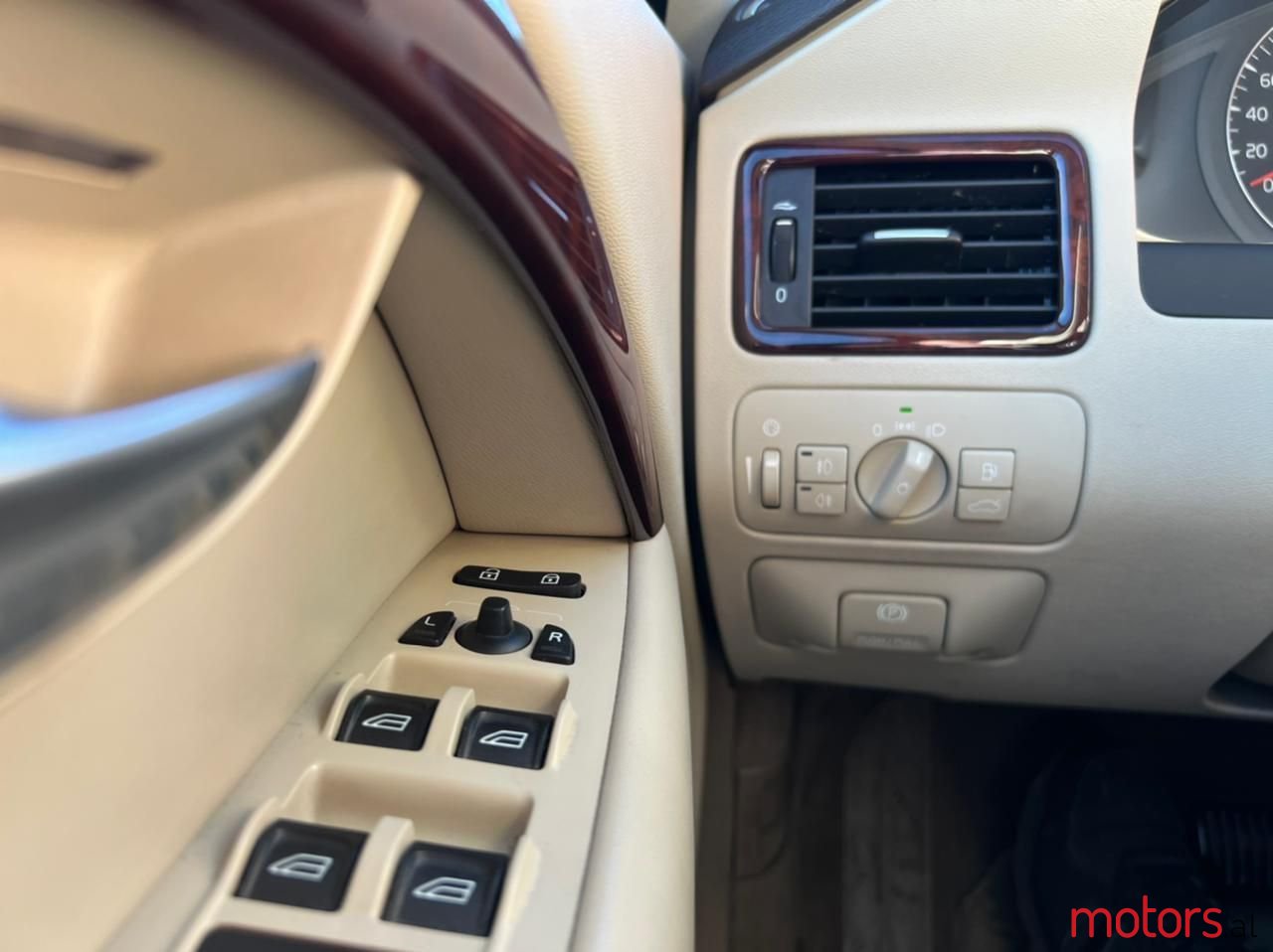 2008' Volvo S80 photo #5