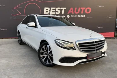 2016' Mercedes-Benz E 220