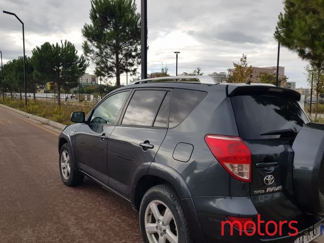 2006' Toyota RAV4 photo #1