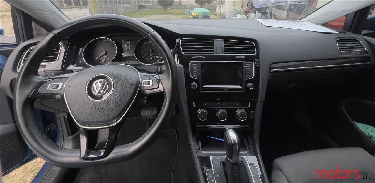 2014' Volkswagen Golf photo #5