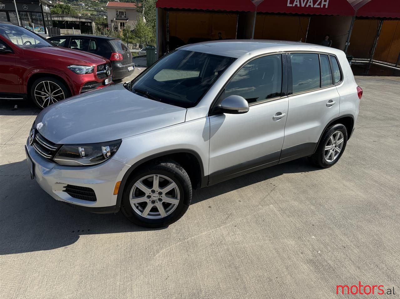 2018' Volkswagen Tiguan photo #3