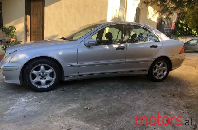 2005' Mercedes-Benz C-Class photo #1