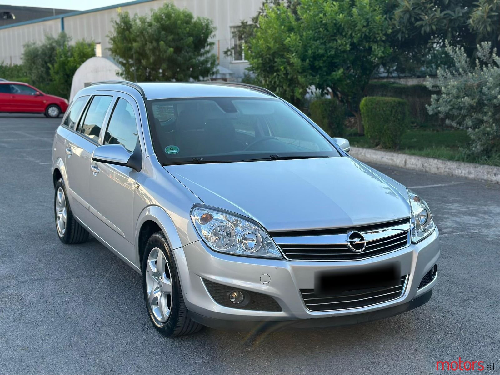 2008' Opel Astra photo #1